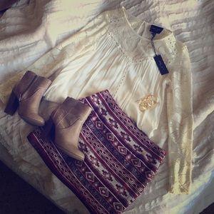 NWT Romeo and Juliet Couture White Lace Detail top